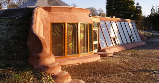 Earthships  -  The Ultimate Green Homes