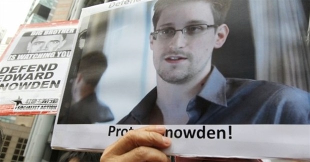 Ecuador to US: We Won't Be 'Blackmailed' over Snowden