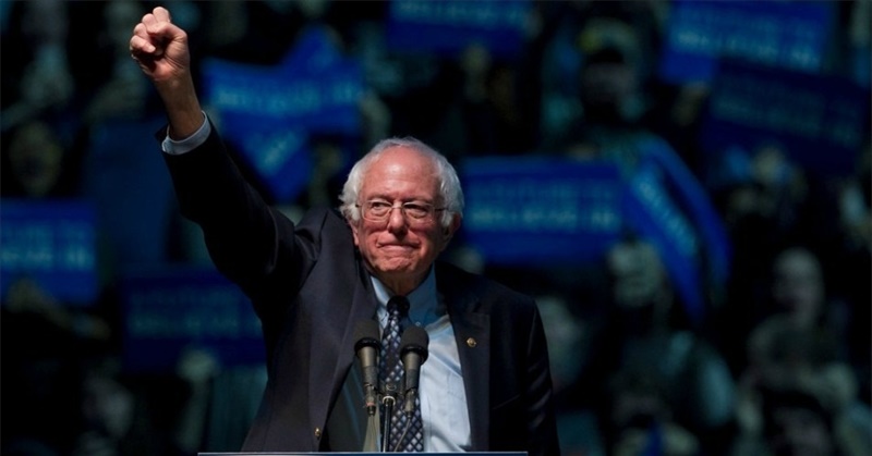 Bernie Sanders Is Officially the Democratic Frontrunner Heading Into Iowa: Here's Why