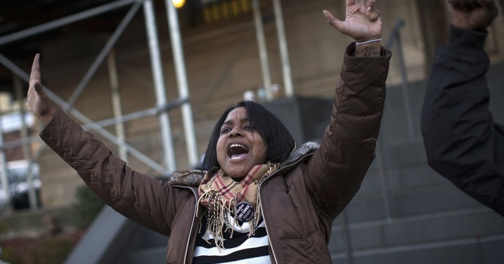 Activist Erica Garner, Daughter of Eric Garner, Dies at 27 After Heart Attack