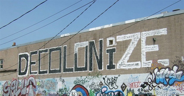 A Decolonial Critique of Intersectionality