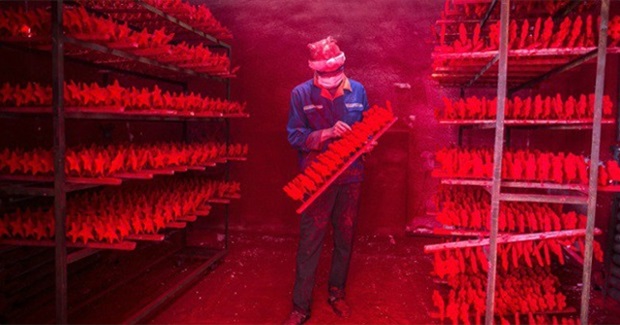 Making/Selling Christmas: Where Your Baubles, Tinsel, Santa Hats and LED Reindeer Come From