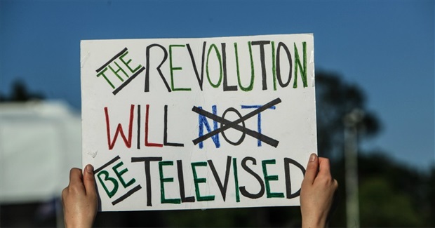 What Happens Next? People's Summit to Fortify Sanders' Political Revolution