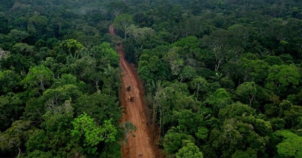 Oil Extraction Threatens to Expand Further Into Ecuadorean Rainforest Under New 20-Year Contract