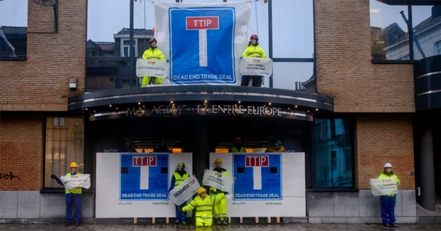 Opposing Corporate Coup, Campaigners Block Trade Talk Doors