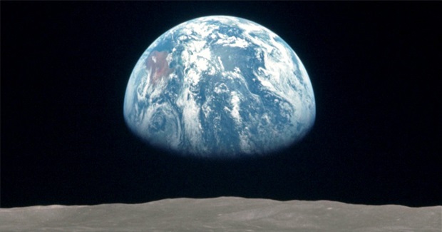 Noam Chomsky Answers The Question: "Who Rules The World?"