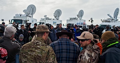 Will the History Books Record How Neo-Nazis Made Eyes at the Bundy Militia?