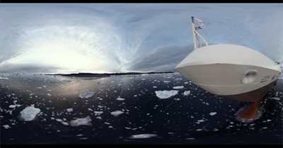 A 360° Virtual Tour of a Melting Acrtic