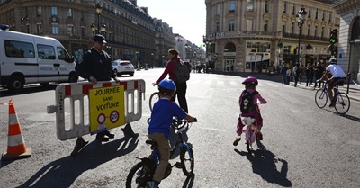 Paris's First Attempt at Car-Free Day Brings Big Drop in Air and Noise Pollution