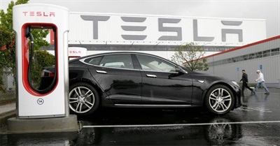 Electric Vehicle Users in the U.K. Could Soon Be Able to Charge Their Cars While They Drive