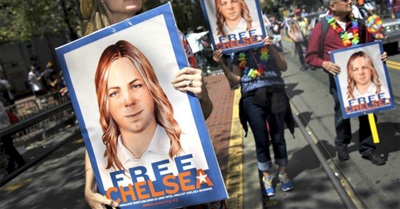Supporters 'Ecstatic' After Obama Commutes Chelsea Manning's Sentence