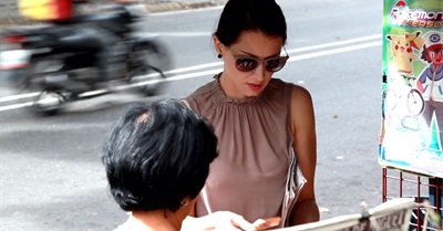 Abby Martin in Venezuela - Supermarkets to Black Markets