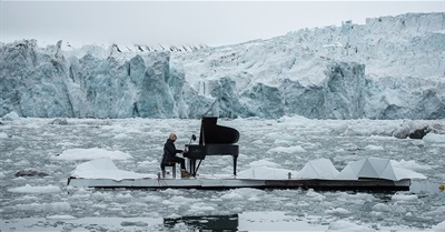 10 Incredible Photos That Inspired Millions to Take Action