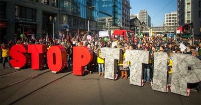 The Corporate-Friendly Trade Deals Threatening Ordinary People in 2016