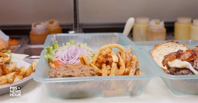 This Restaurant Takeout Service Swaps Styrofoam for Sustainable